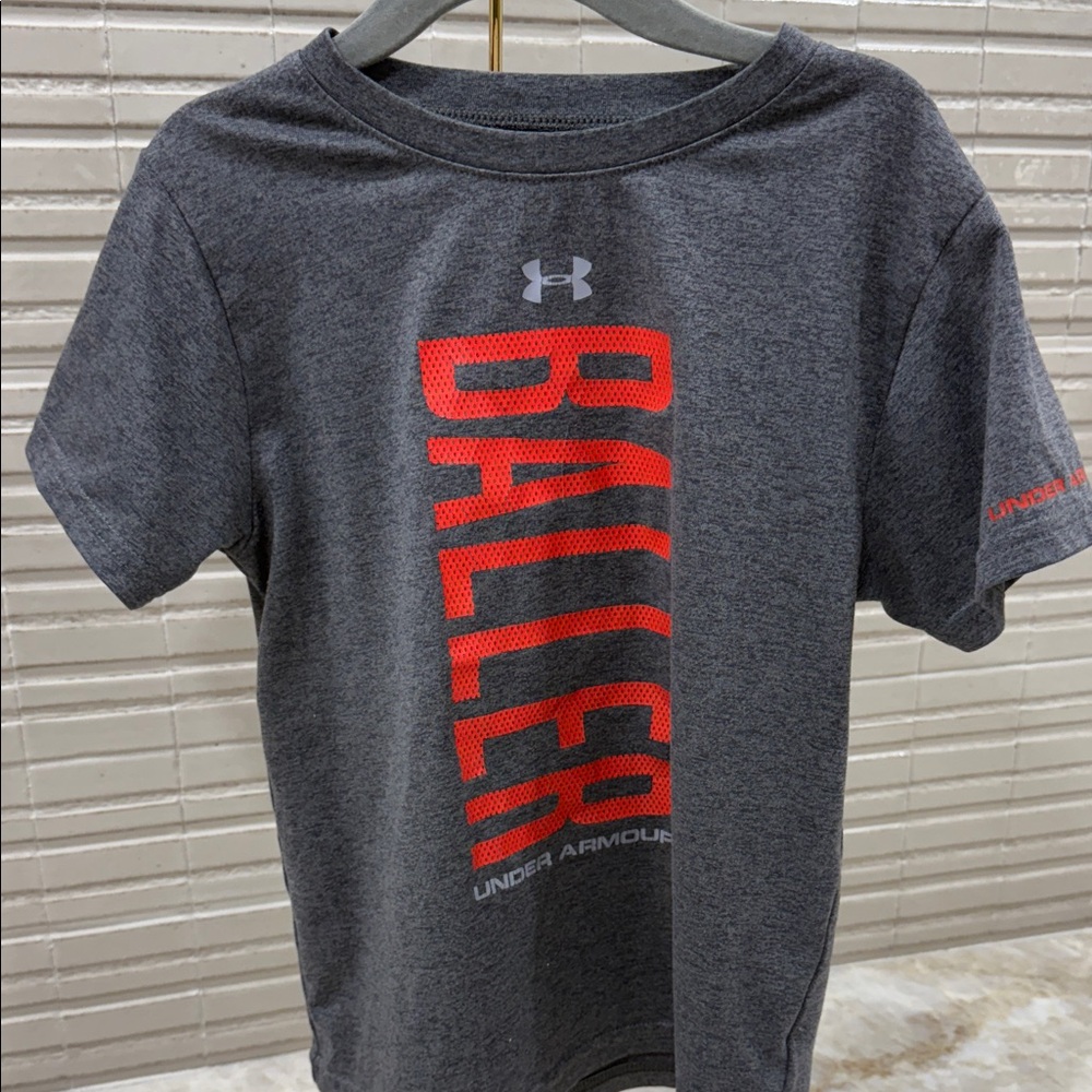 Under Armour Kids Charcoal and Red Graphic Tee